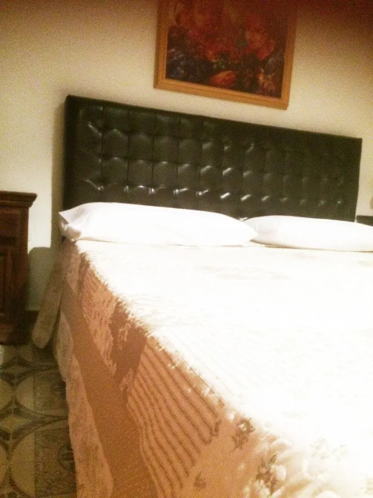 La Sirenetta Suite Sferracavallo Otel