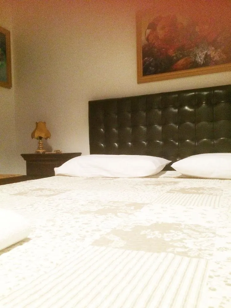 Otel La Sirenetta Suite Sferracavallo İtalya